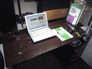 20100214newdesk